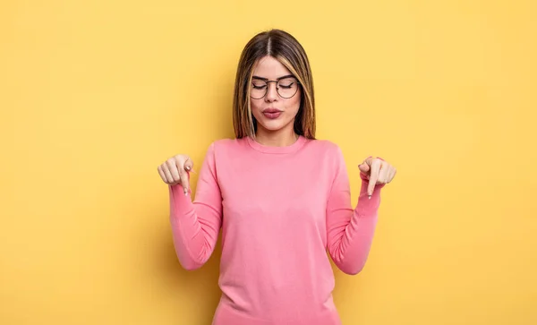 Pretty Caucasian Woman Open Mouth Pointing Downwards Both Hands Looking — Stok fotoğraf