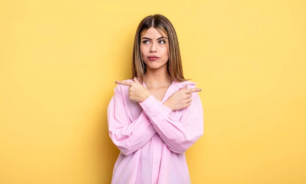 Pretty Caucasian Woman Looking Puzzled Confused Insecure Pointing Directions Doubts — Foto Stock