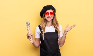 Ressam mutlu hisseder, bir çözüm ya da fikir bulduğunda şaşırır.