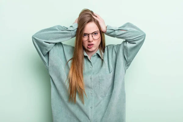 Caucasiana Cabelos Vermelhos Mulher Sentindo Frustrado Irritado Doente Cansado Fracasso — Fotografia de Stock