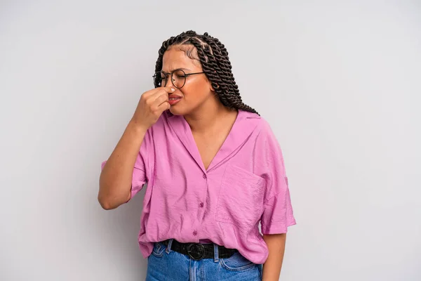 Schwarze Afro Frau Die Sich Angewidert Fühlt Und Die Nase — Stockfoto