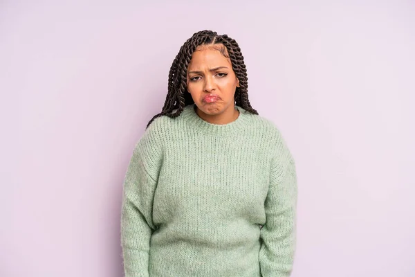 Negro Afro Mujer Sintiéndose Triste Quejumbroso Con Una Mirada Infeliz —  Fotos de Stock
