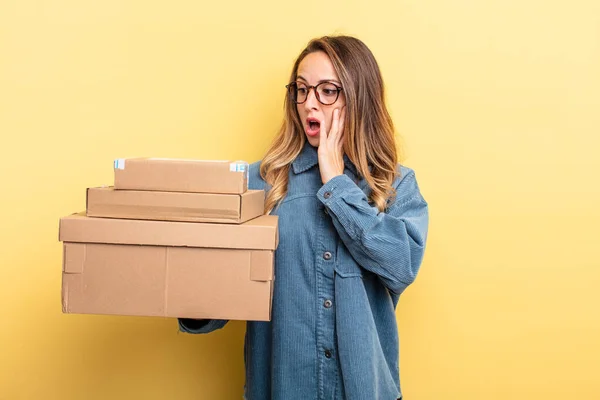 Pretty Woman Feeling Happy Excited Surprised Package Boxes Concept — Stockfoto