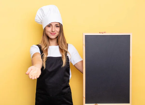 Chef Woman Smiling Happily Friendly Offering Showing Concept Blackboard Menu — Stockfoto