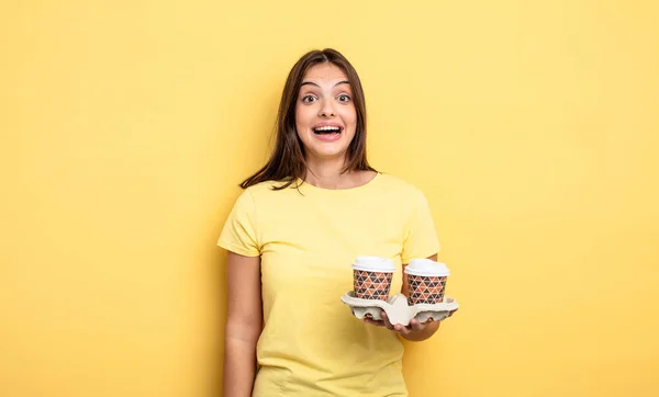 Pretty Woman Looking Happy Pleasantly Surprised Take Away Coffee Concept — Stockfoto