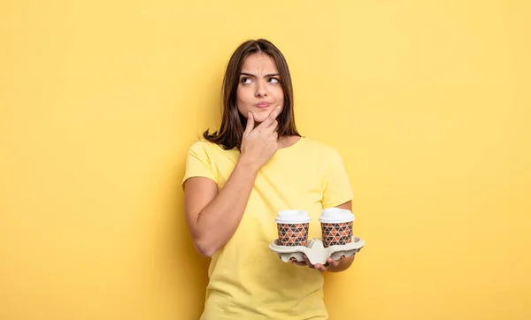 Pretty Woman Thinking Feeling Doubtful Confused Take Away Coffee Concept — Stockfoto