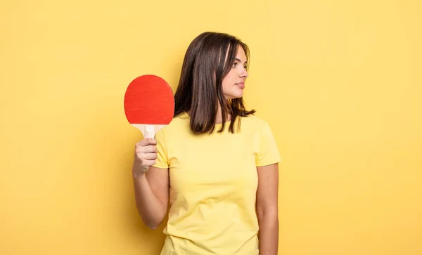 Pretty Woman Profile View Thinking Imagining Daydreaming Ping Pong Concept — Stock Photo, Image