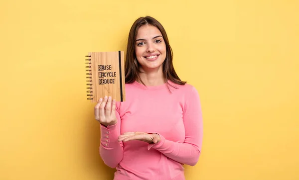 Pretty Woman Smiling Cheerfully Feeling Happy Showing Concept Recycle Concept — Stockfoto