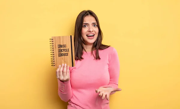 Pretty Woman Looking Desperate Frustrated Stressed Recycle Concept — Stockfoto