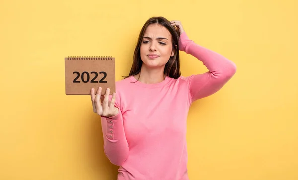 Pretty Woman Feeling Puzzled Confused Scratching Head 2022 Calendar Concept — Stockfoto