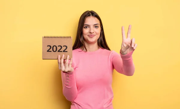 Pretty Woman Smiling Looking Happy Gesturing Victory Peace 2022 Calendar — Stockfoto