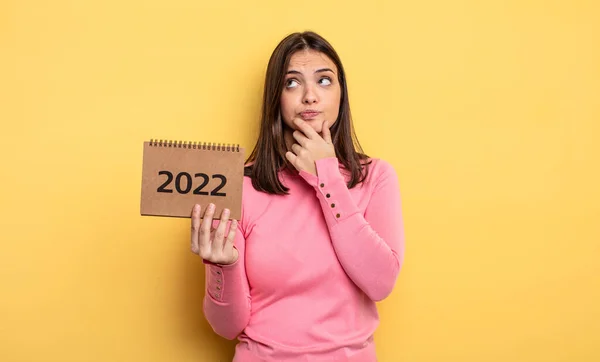 Pretty Woman Thinking Feeling Doubtful Confused 2022 Calendar Concept — 스톡 사진