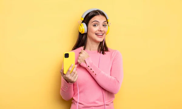 Pretty Woman Feeling Happy Facing Challenge Celebrating Listening Music Concept — Φωτογραφία Αρχείου