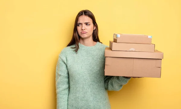 Pretty Woman Feeling Sad Upset Angry Looking Side Packages Boxes — Fotografia de Stock