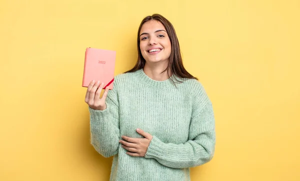 Bella Donna Che Ride Alta Voce Qualche Battuta Divertente Concetto — Foto Stock