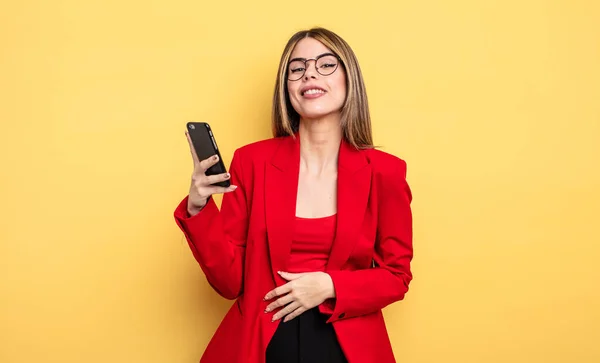 Mujer Negocios Ríe Voz Alta Ante Una Broma Graciosa Concepto — Foto de Stock