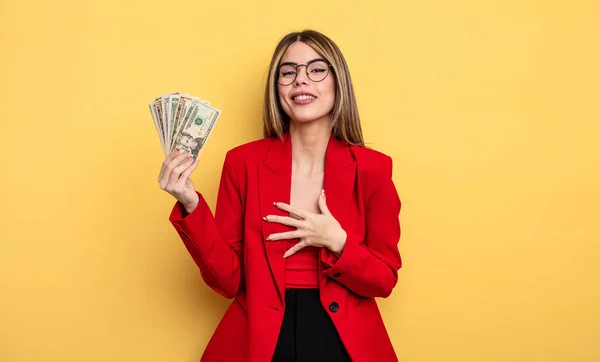 Mujer Negocios Ríe Voz Alta Ante Una Broma Graciosa Concepto — Foto de Stock