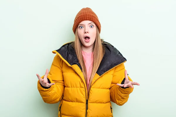 Redhair Woman Amazed Shocked Astonished Unbelievable Surprise Winter Concept — Stock Photo, Image