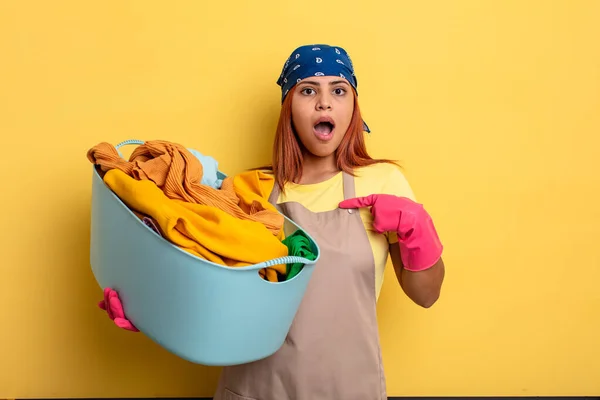 Housekeeper Looking Shocked Surprised Mouth Wide Open Pointing Self Washing — Stock Photo, Image