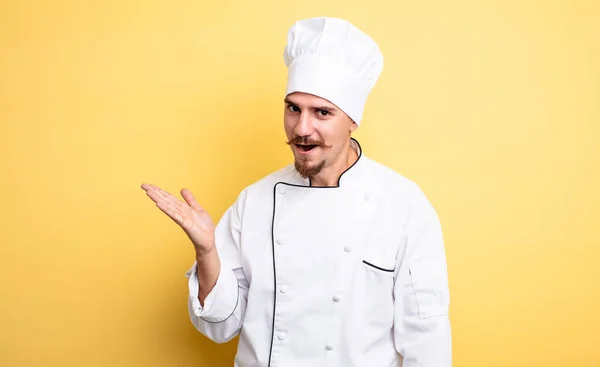 Chef Kok Kijken Verrast Geschokt Met Kaak Laten Vallen Houden — Stockfoto