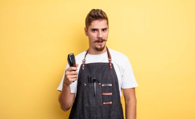 Hipster berber çok şaşırmış ya da şaşkın görünüyor.