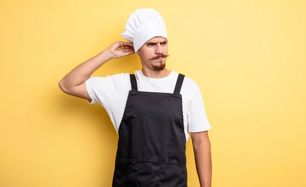 Chef Homme Souriant Heureux Rêvant Doutant — Photo