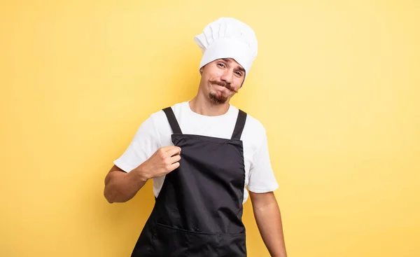 Chef Hombre Buscando Arrogante Exitoso Positivo Orgulloso —  Fotos de Stock