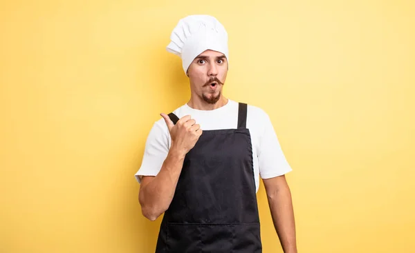 Chef Hombre Mirando Asombrado Incredulidad — Foto de Stock