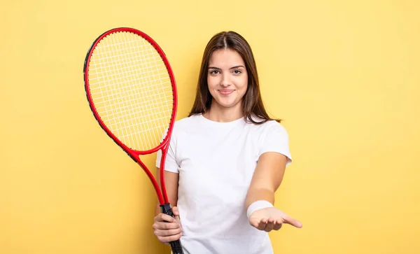 Pretty Woman Smiling Happily Friendly Offering Showing Concept Tennis Player — 图库照片