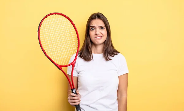 Pretty Woman Looking Puzzled Confused Tennis Player Concept — 图库照片