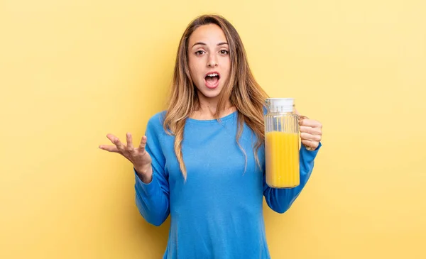 Pretty Woman Feeling Extremely Shocked Surprised Orange Juice Concept — Fotografia de Stock