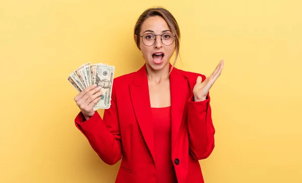 Pretty Woman Feeling Happy Astonished Something Unbelievable Business Dollar Banknotes — Stock Photo, Image
