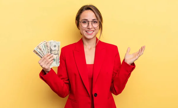 Pretty Woman Feeling Happy Surprised Realizing Solution Idea Business Dollar — Foto Stock