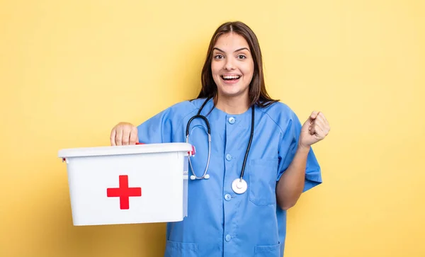 Pretty Woman Feeling Shocked Laughing Celebrating Success Nurse First Aid — Stockfoto