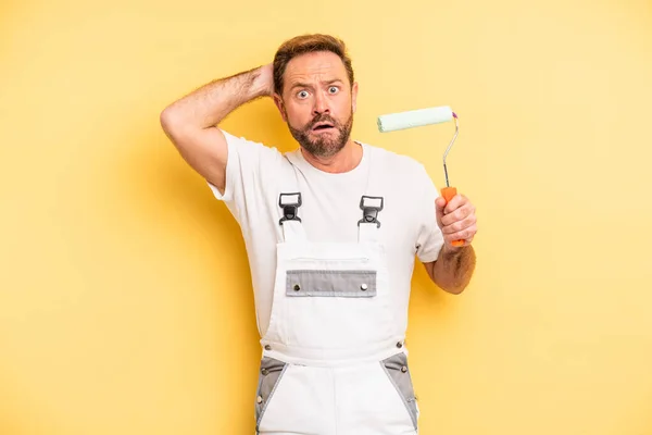 Homme Âge Moyen Sentant Stressé Anxieux Effrayé Avec Les Mains — Photo