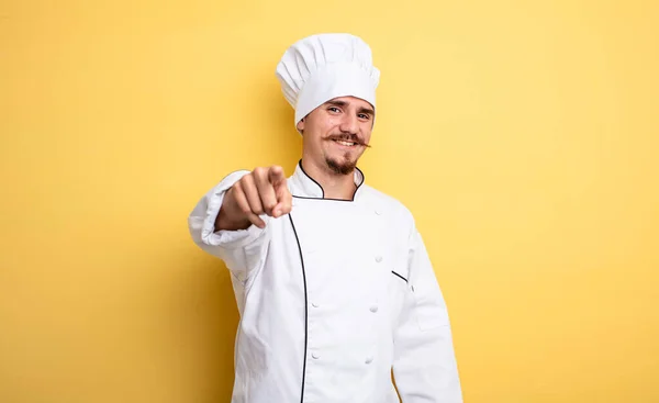 Chef Hombre Apuntando Cámara Eligiéndote — Foto de Stock