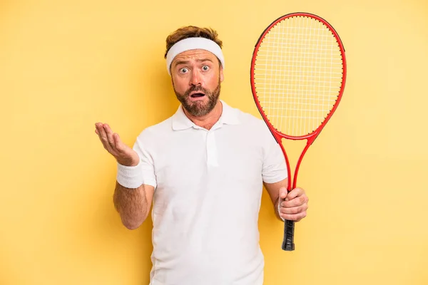Middle Age Man Feeling Extremely Shocked Surprised Tennis Concept — Stok fotoğraf