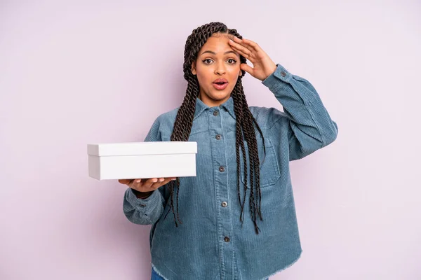 Black Afro Woman Looking Happy Astonished Surprised Packages Box Concept — Stock Photo, Image