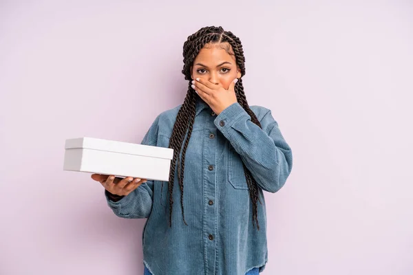 Black Afro Woman Covering Mouth Hands Shocked Packages Box Concept — Stock Photo, Image