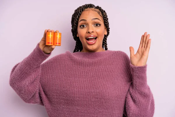 Black Afro Woman Feeling Happy Astonished Something Unbelievable Battery Concept — Stock Photo, Image