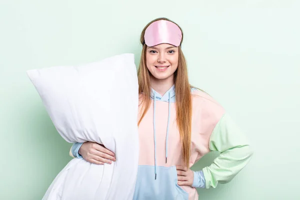 Redhair Woman Smiling Happily Hand Hip Confident Pajamas Pillow Concept — Stock Photo, Image
