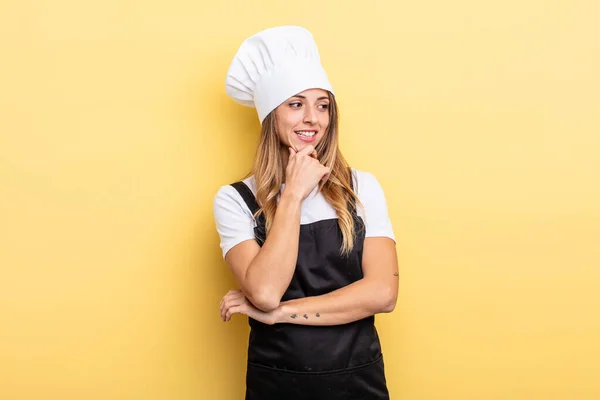 Pretty Woman Feeling Shocked Laughing Celebrating Success Chef Concept — Stockfoto