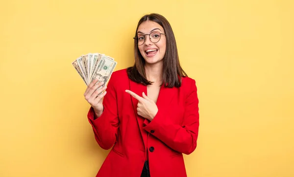 Pretty Woman Looking Excited Surprised Pointing Side Dollar Banknotes Concept — Foto de Stock