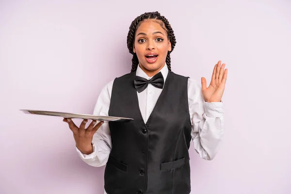 Afro Black Woman Feeling Happy Astonished Something Unbelievable Waiter Tray —  Fotos de Stock