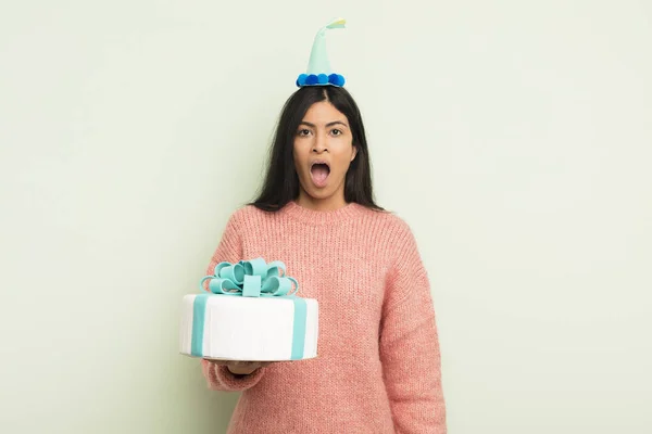 Young Pretty Hispanic Woman Looking Very Shocked Surprised Birthday Cake — Stock Photo, Image