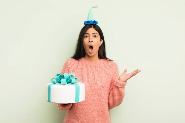 Young Pretty Hispanic Woman Amazed Shocked Astonished Unbelievable Surprise Birthday — Stock Photo, Image