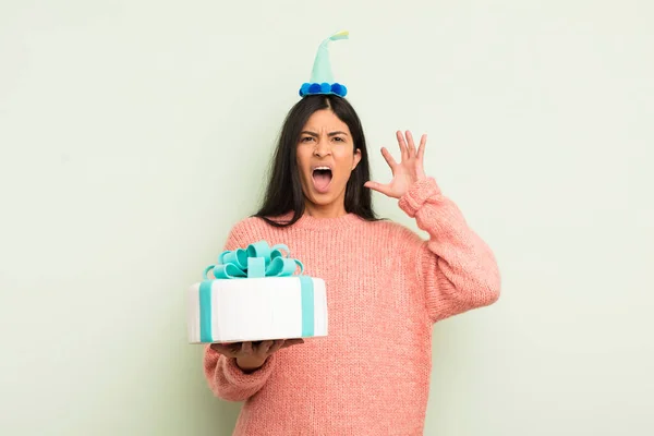 Young Pretty Hispanic Woman Screaming Hands Air Birthday Cake Concept — Stock Photo, Image