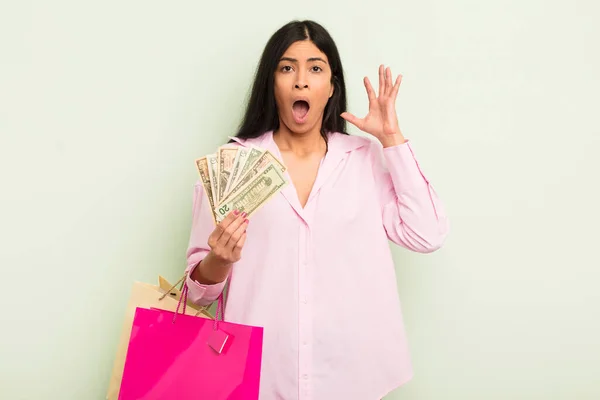 Young Pretty Hispanic Woman Screaming Hands Air Shopping Bags Concept — Stock Photo, Image