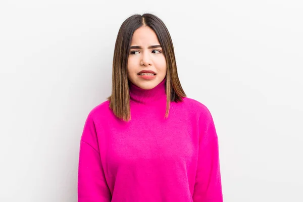 Pretty Hispanic Woman Looking Worried Stressed Anxious Scared Panicking Clenching — Stock Photo, Image