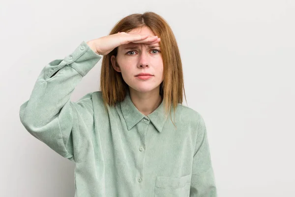 Red Head Pretty Woman Looking Bewildered Astonished Hand Forehead Looking — Stock Photo, Image